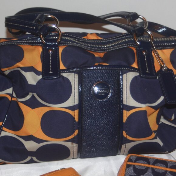 COACH F25184 Linear Stripe Satchel Purse SUPER RARE with Wallet and wristlet - Picture 2 of 10